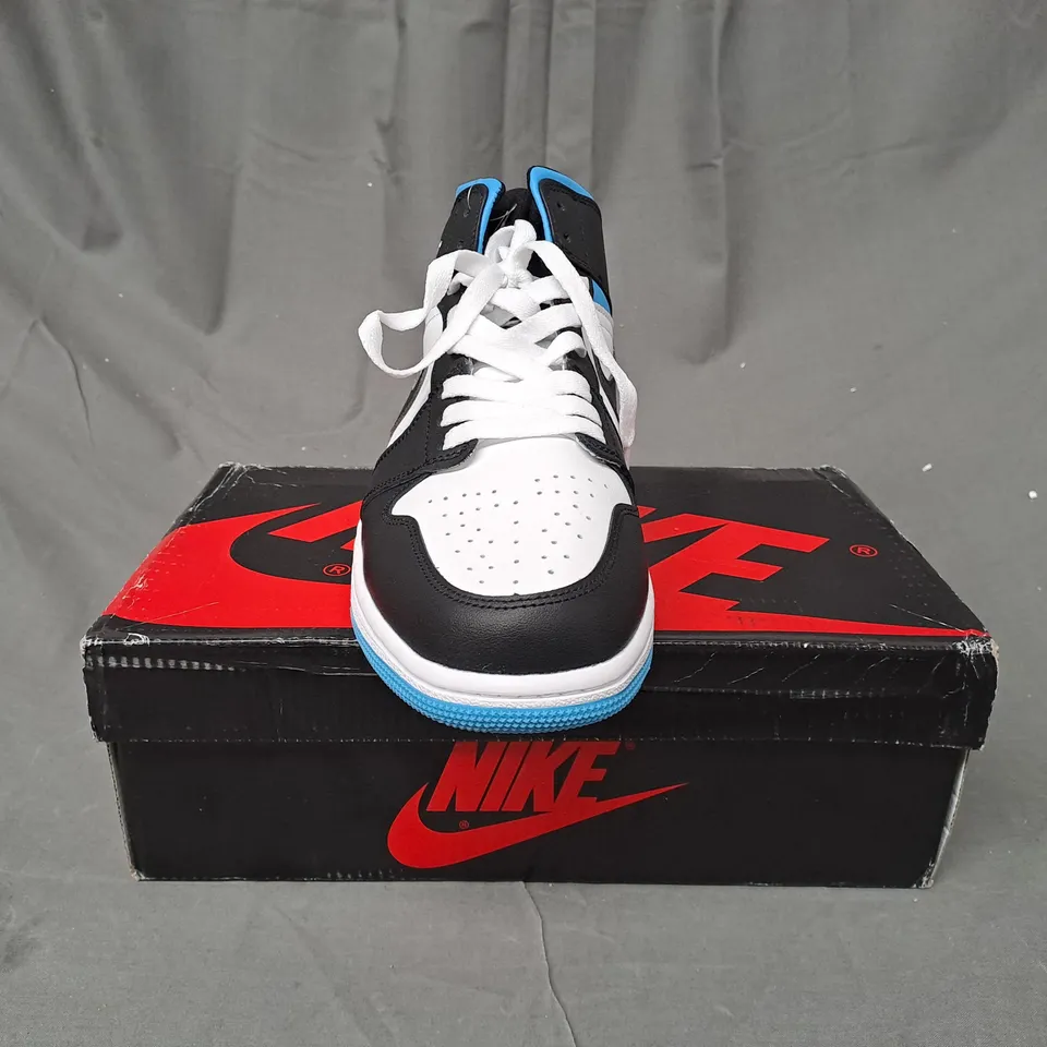 BOXED PAIR OF NIKE AIR JORDAN 1 SHOES IN BLACK/WHITE/BLUE UK SIZE 10