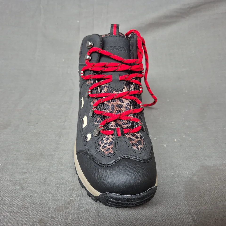 BOXED PAIR OF MOUNTAIN WAREHOUSE WOMEN'S ADVENTURER WATERPROOF PRINTED WALKING BOOTS IN BLACK/ANIMAL PRINT UK SIZE 7.5