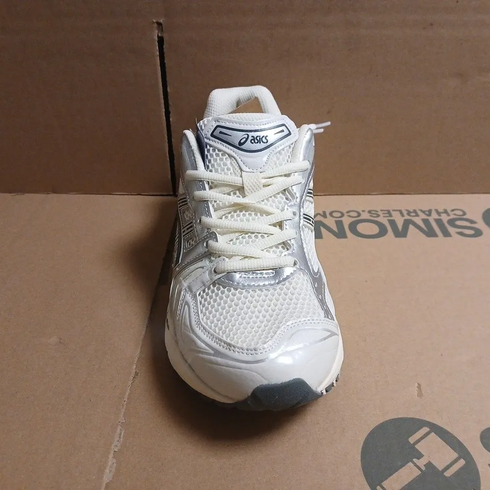 PAIR OF ASICS TRAINERS IN CREAM/SILVER/DEEP FOREST SIZE UK 8.5