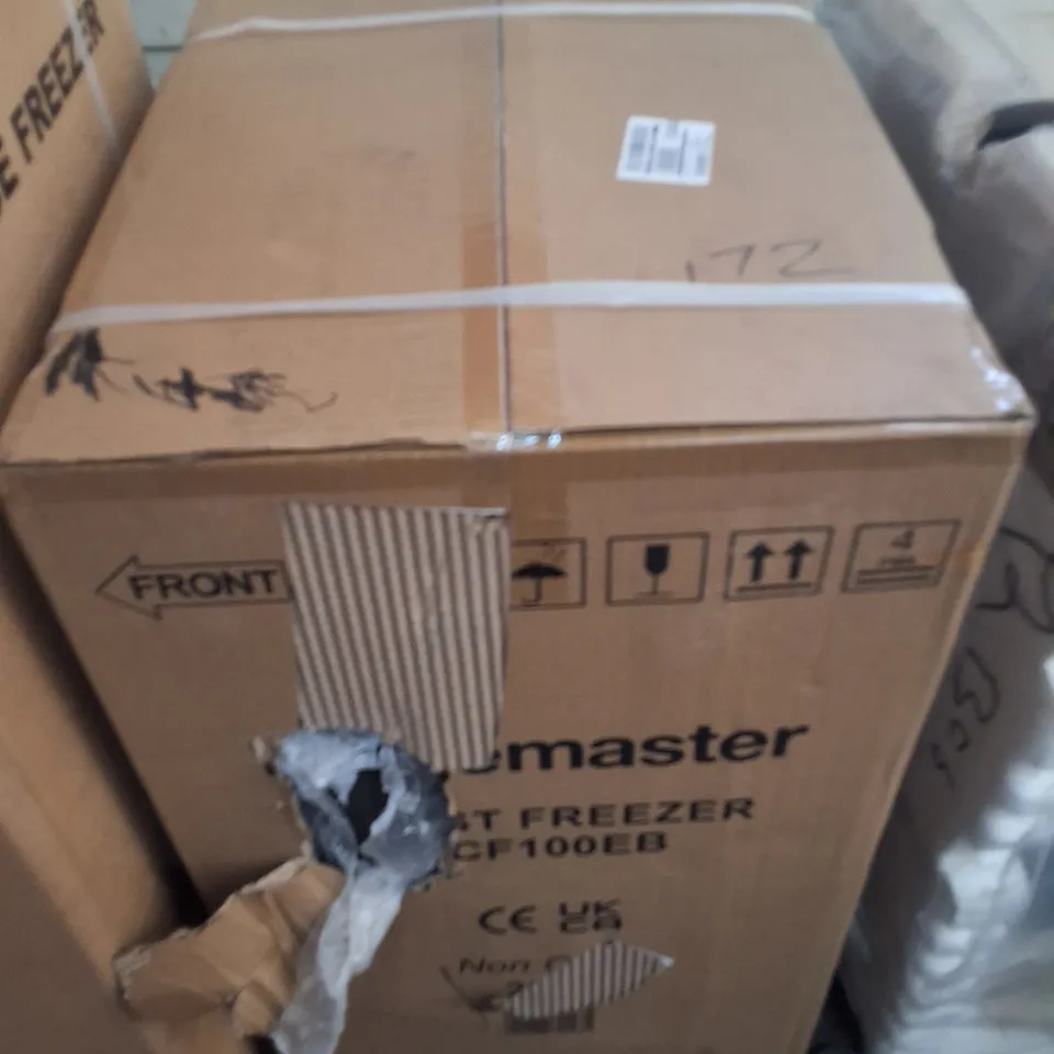 BOXED VFRIDGEMASTER 97 LITRE CHEST FREEZER - BLACK