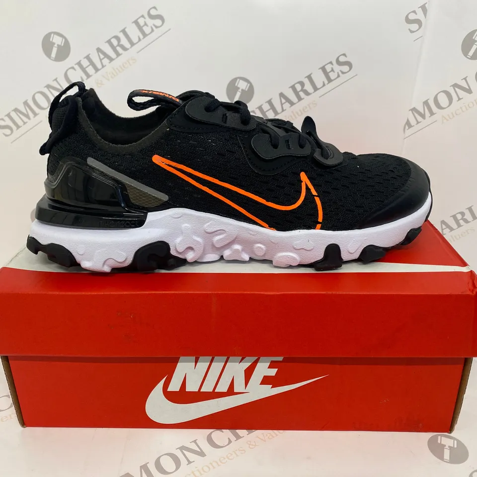BOXED PAIR OF NIKE REACT VISION GS BLACK TRAINERS SIZE 6