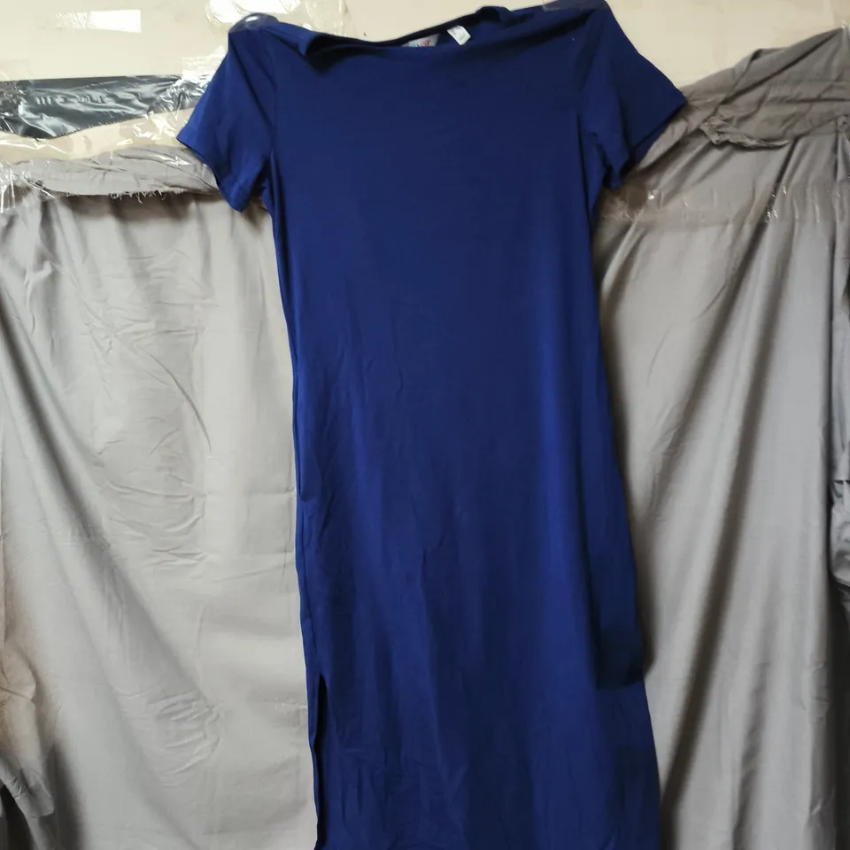 BOX OF APPROXIMATELY 20 ASSORTED CLOTHING ITEMS TO INCLUDE: PINK DRESS AND BLUE NIGHTGOWN