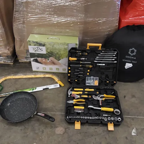 PALLET OF ASSORTED ITEMS INCLUDING: TOOL SET, ELECTRIC BLANKET, BOW SAW, POP UP TENT, FRYING PAN