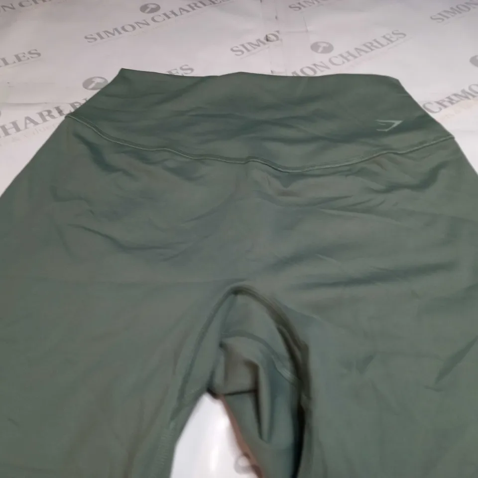 GYMSHARK WOMENS STRETCH SHORTS IN GREEN - MEDIUM
