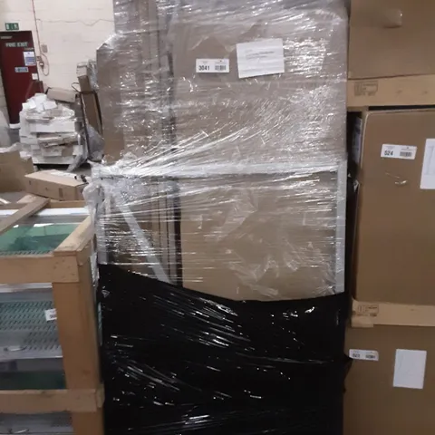 PALLET OF APPROXIMATELY 30 MIXED WOODEN 18MM WATERPROOF BATH PANELS