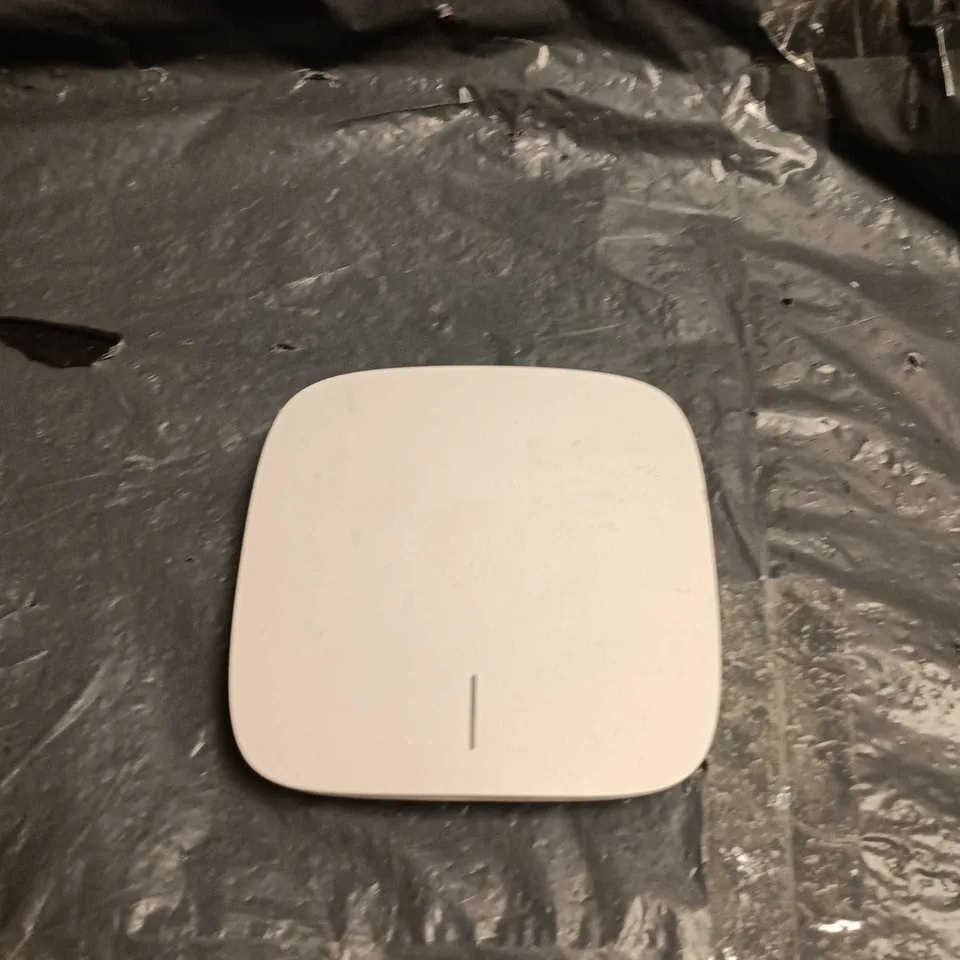 BOX OF APPROXIMATELY 12 CAMBIAN WI FI INDOOR ACCESS POINTS AND APPLE WATCH MAGNETIC CHARGERS 