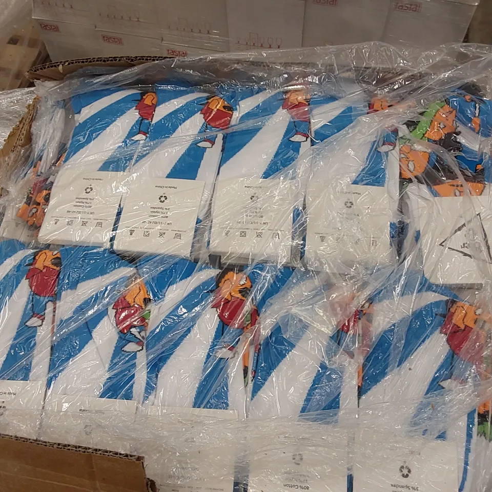 BOX OF BRAND NEW BIER CO SOCKS // APPROXIMATELY 360 PAIRS (1 BOX)