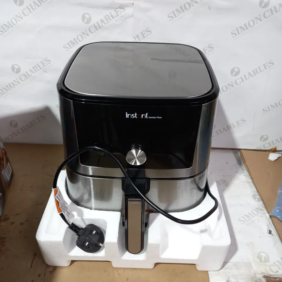 INSTANT BRANDS VORTEX 6 PLUS AIR FRYER