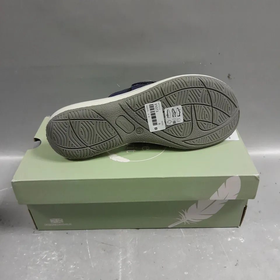 BOXED PAIR OF FREE SPIRIT KELLY OPEN TOE SANDALS - 6