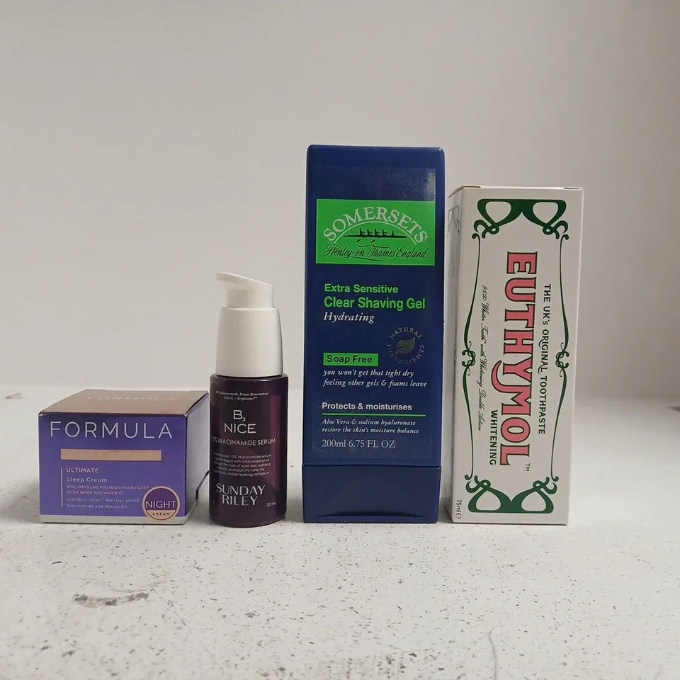 APPROXIMATELY 20 ASSORTED COSMETIC ITEMS INCLUDING VARIOUS MAKES AND BRANDS - COLLECTION ONLY