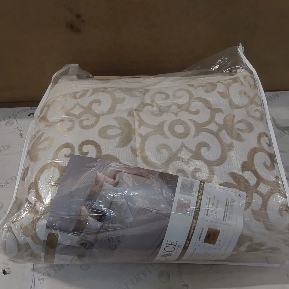 BAGGED ZANIYAH POLYESTER NO PATTERN BEDSPREAD 
