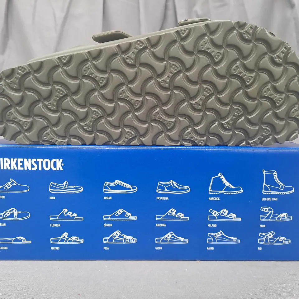 BOXED PAIR OF BIRKENSTOCK ARIZONA EVA OPEN TOE SANDALS IN KHAKI UK SIZE 10.5