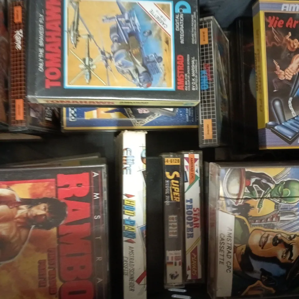 APPROXIMATELY 30 ASSORTED RETRO AND CLASSIC VIDEO GAMES TO INCLUDE FORSAKEN (N64), MUNCH IT (AMSTRAD), THEME HOSPITAL (PC), ETC