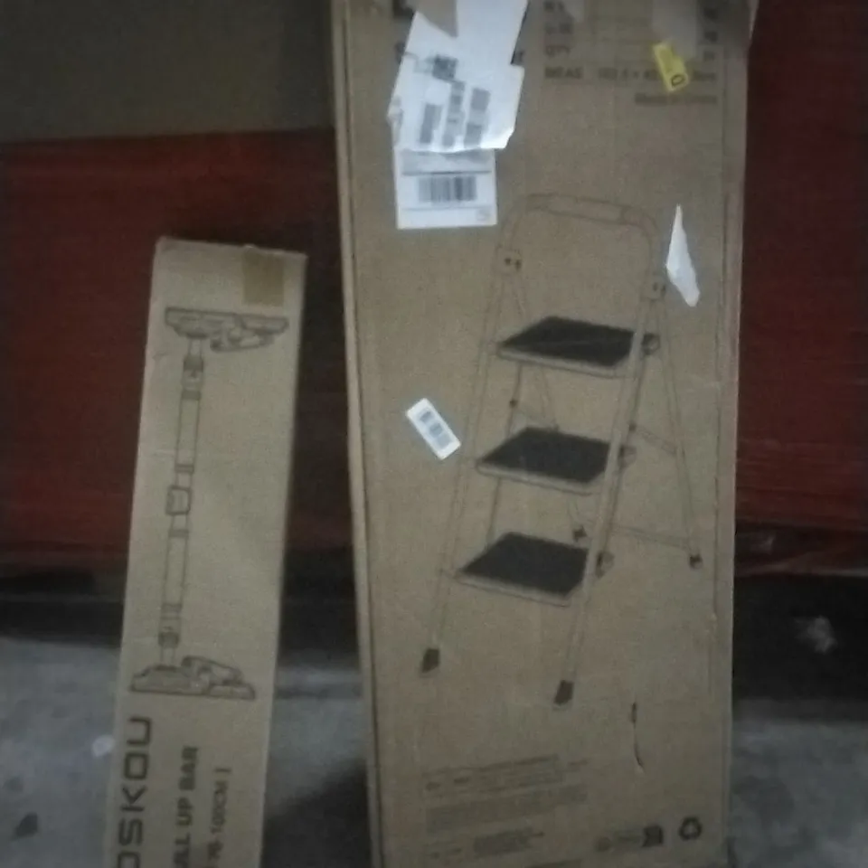 PALLET OF ASSORTED ITEMS INCLUDING- PULL UP BAR, STEP LADDER