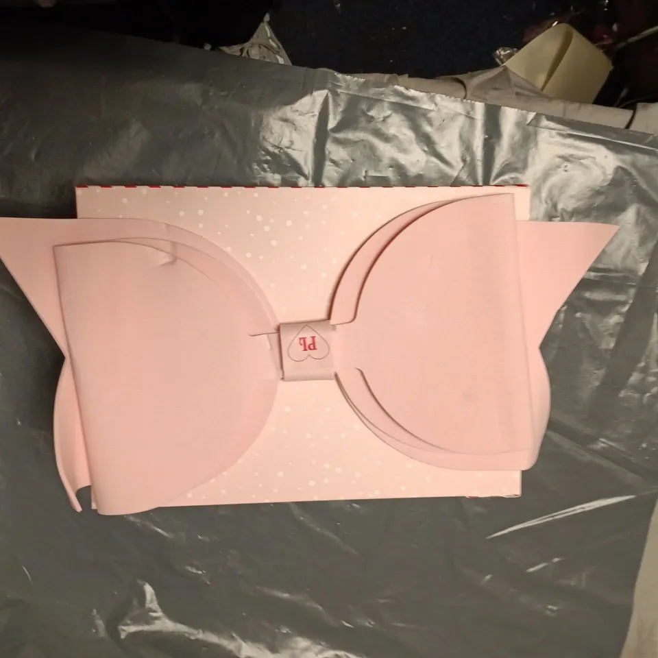 PLOUISE BAD BITCH ENERGY GIFT SET IN PINK BOX – 