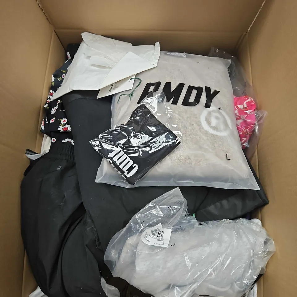 LARGE BOX OF APPROXIMATELY 20 ASSORTED CLOTHING ITEMS IN VARIOUS SIZES, STYLES AND COLOUR 