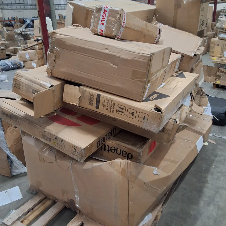 PALLET CONTAINING ASSORTED FLATPACK FURNITURE PARTS
