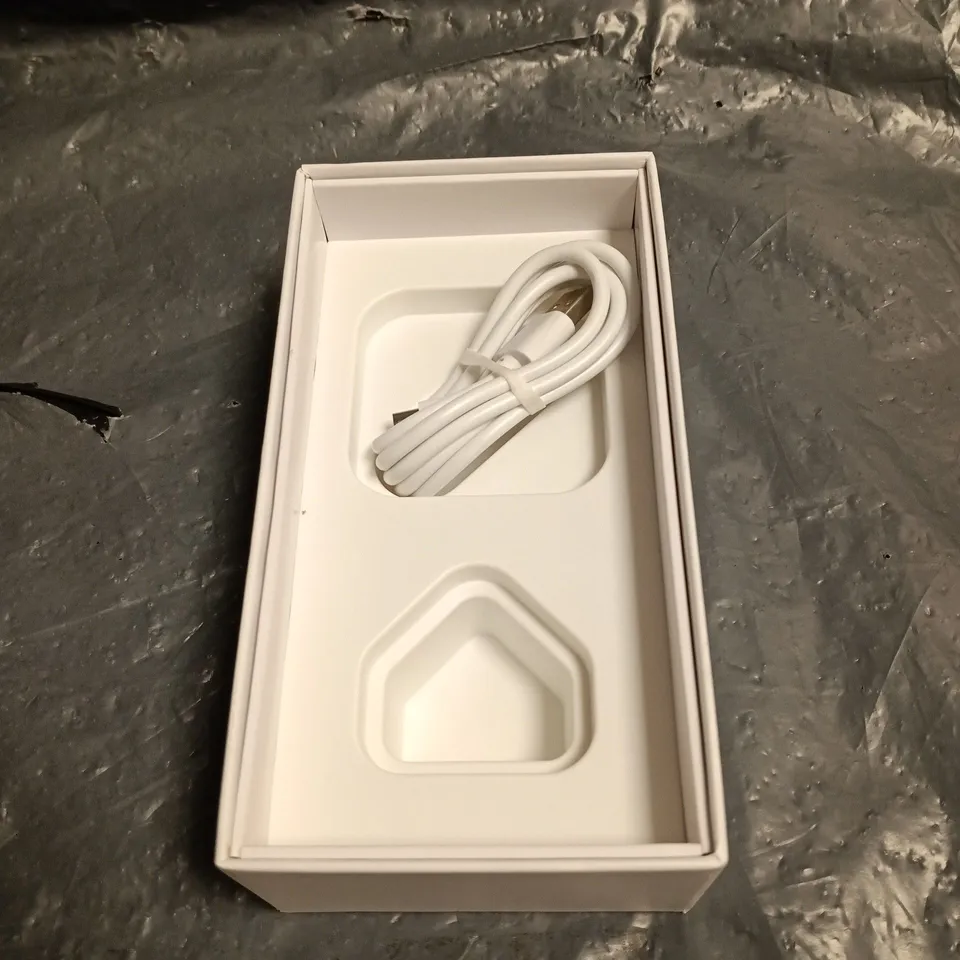 IPHONE – SILVER BOXED