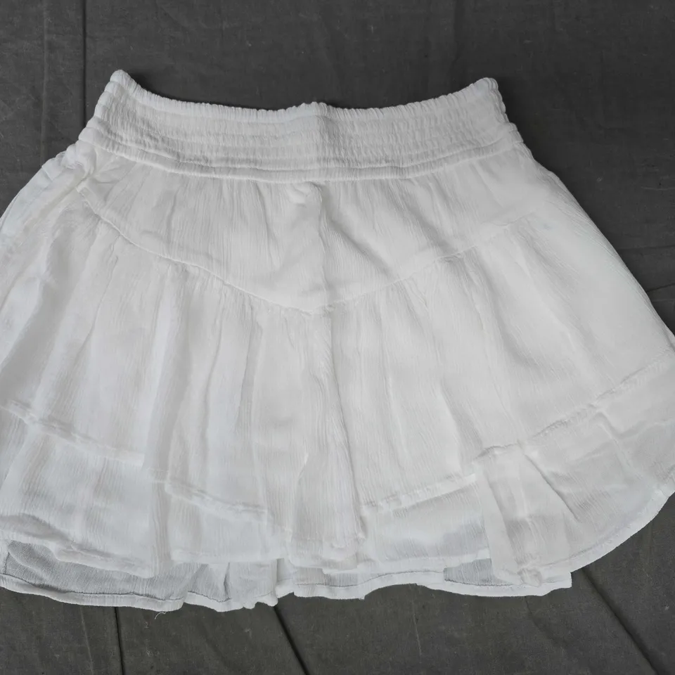 HOLLISTER SKIRT IN WHITE SIZE XS