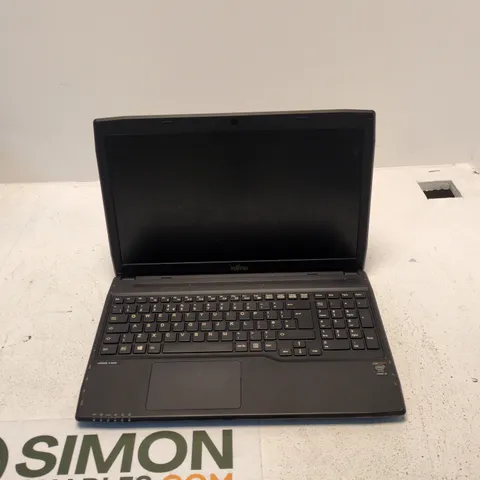 FUJITSU LIFEBOOK A514 LAPTOP – BLACK