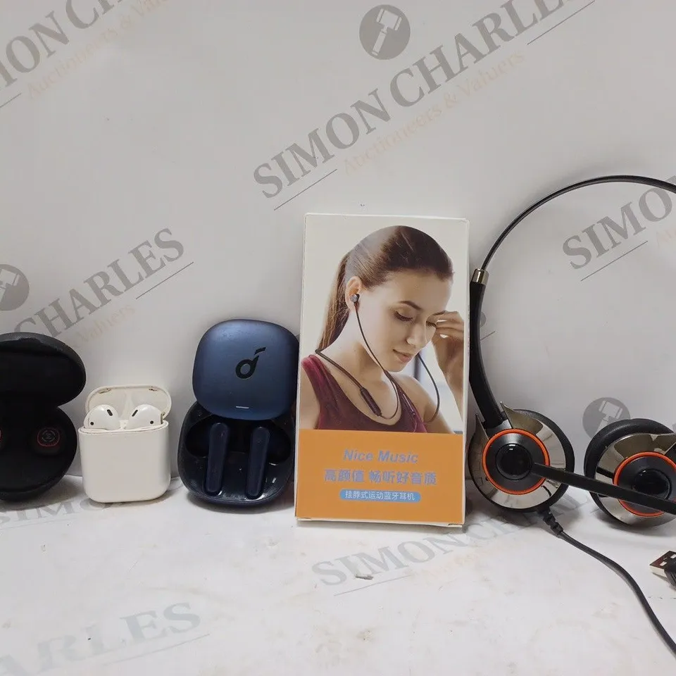 BOX OF APPROX 15 ASSORTED ITEMS TO INCLUDE -ESCAPE PODS - SOUND CORE EARPHONES - AGENT HEADSET ECT 