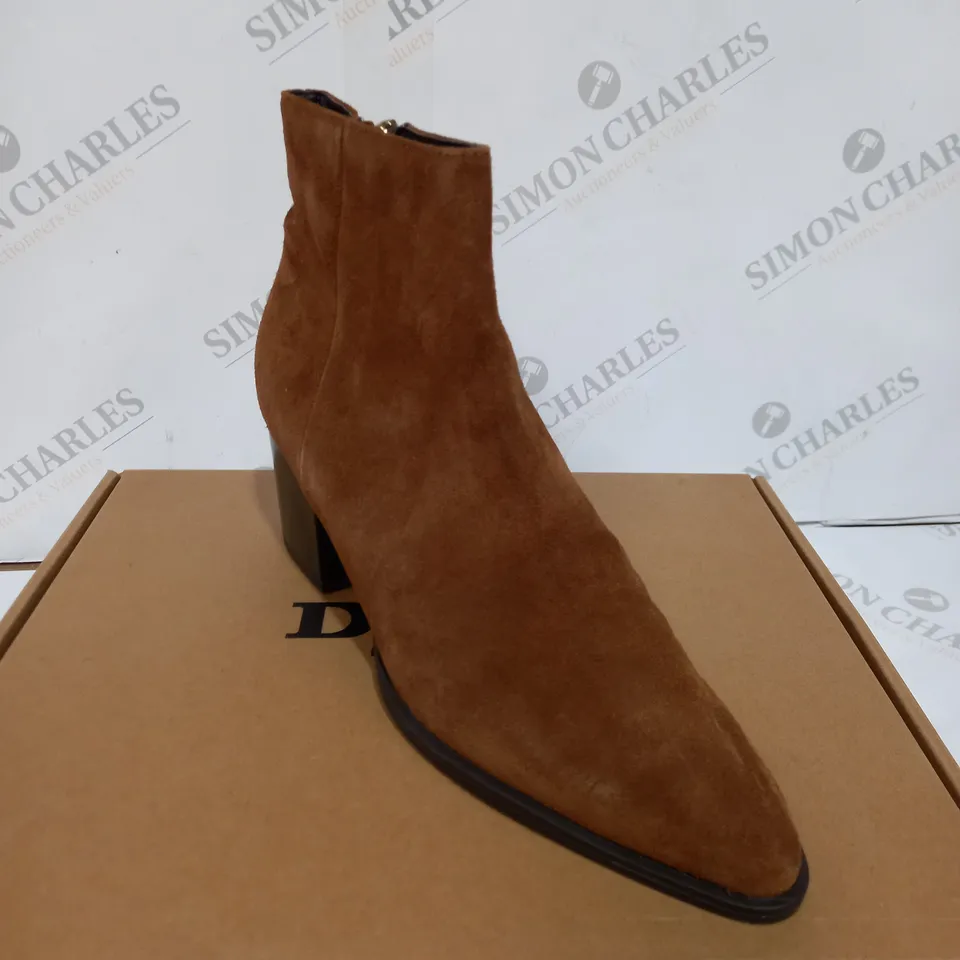BOXED PAIR OF DUNE LONDON POINTED TOE LOW BLOCK HEEL ANKLE BOOTS IN TAN - SUEDE SIZE 7