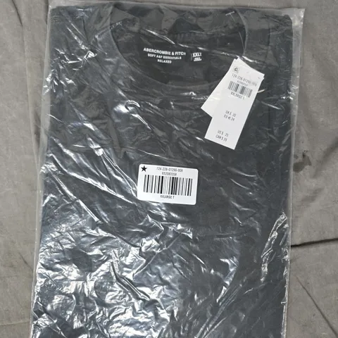 ABERCROMBIE & FITCH CREW NECK T-SHIRT IN BLACK SIZE XXLT