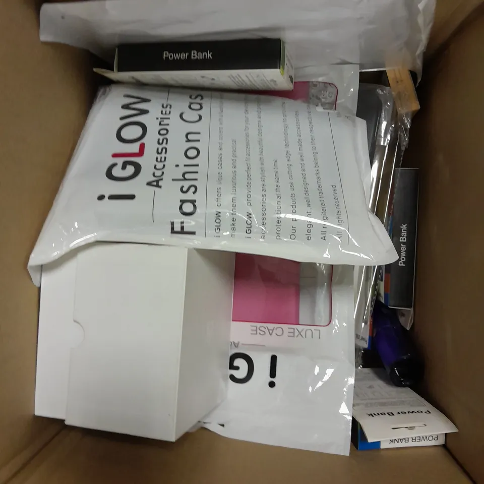 APPROXIMATELY 15 ASSORTED HOUSEHOLD/ELECTRICAL PRODUCTS TO INCLUDE LABEL PRINTER, TABLET CASE, POWER BANKS ETC 