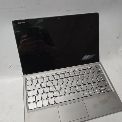 LENOVO MIIX 520