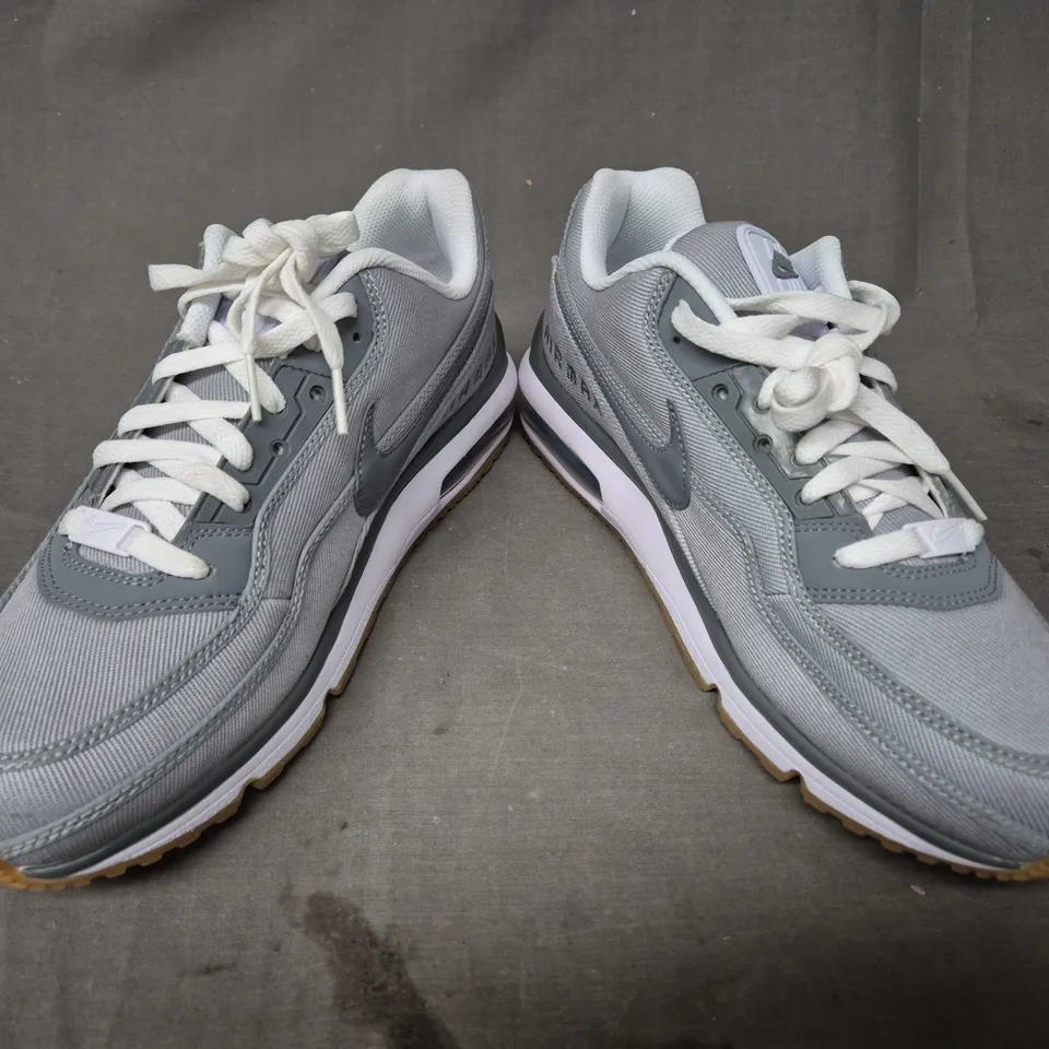 PAIR OF NIKE AIR MAX SHOES IN GREY UK SIZE 9.5