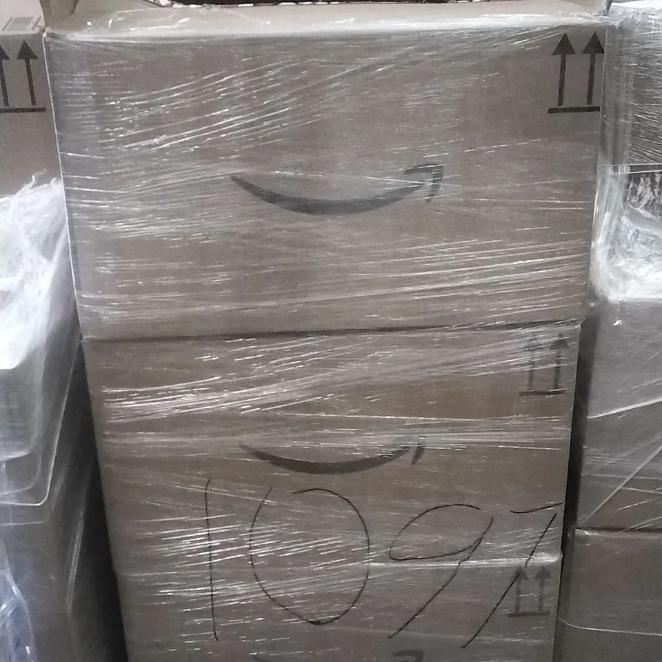 PALLET OF ASSORTED ITEMS INCLUDING DUST SHEETS, DISPOSABLE FACE MASKS, PHONE CASE, 74PCS COLOUR ELASTIC HAIR BAND SET, CYCLING GLOVES, STITCH BALLOONS