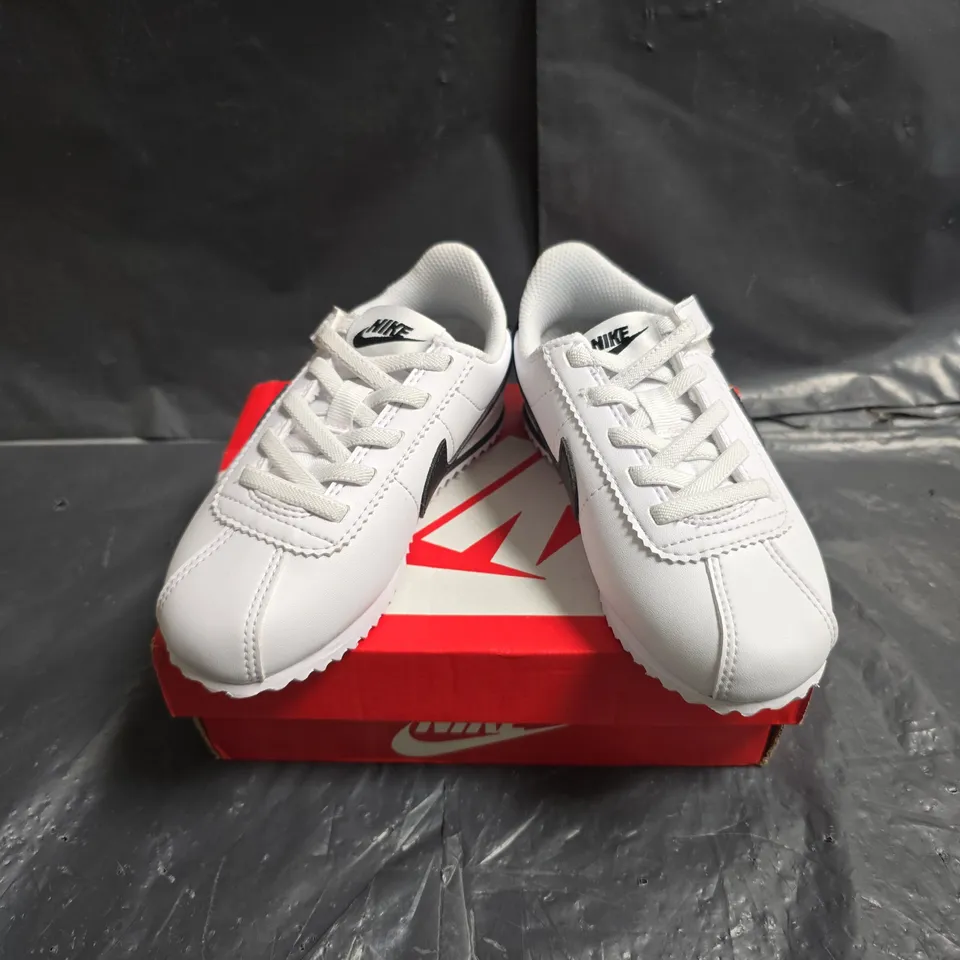 NIKE KIDS CORTEZ EASYON (PSV) WHITE/BLACK – UK 8.5