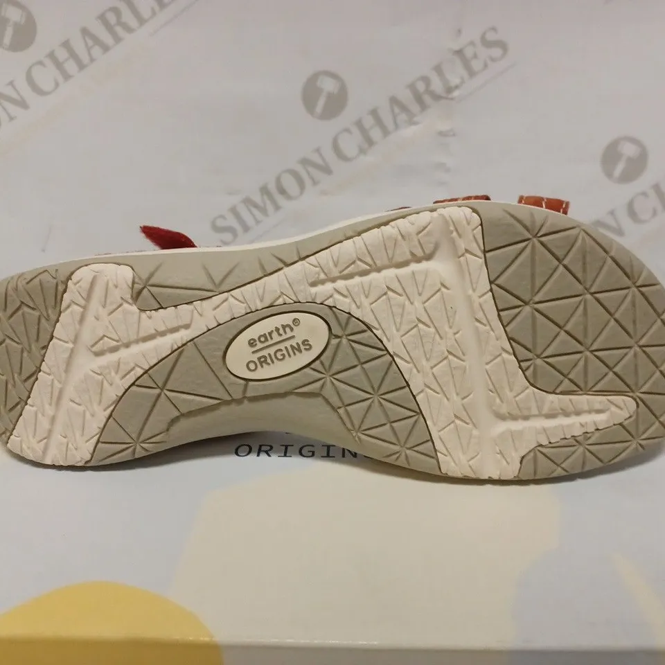 EARTH ORIGINS SALMON RED SIZE 7 SANDALS 