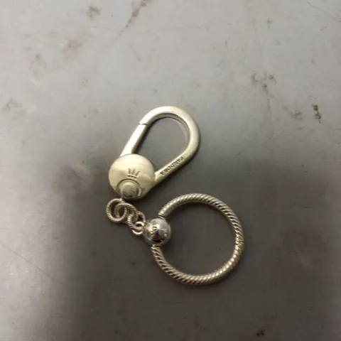 PANDORA MOMENTS SMALL BAG CHARM HOLDER