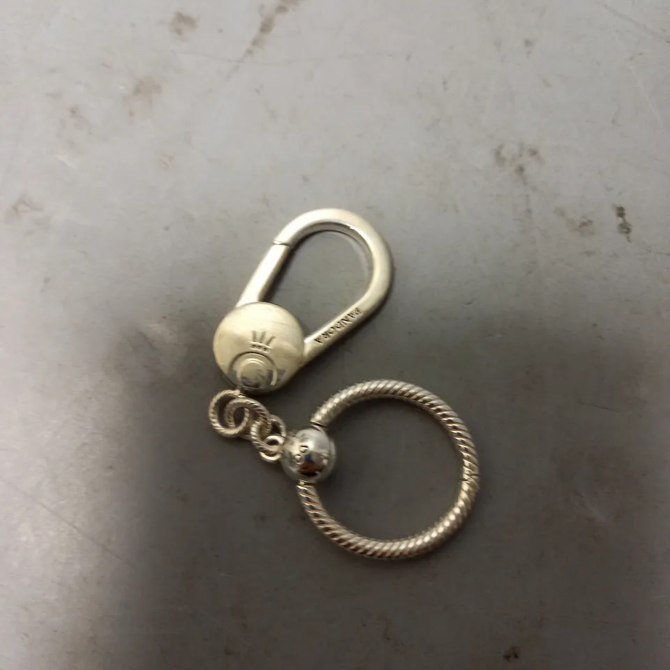 PANDORA MOMENTS SMALL BAG CHARM HOLDER