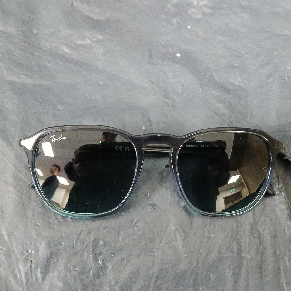 RAY-BAN SQUARE SUNGLASSES 