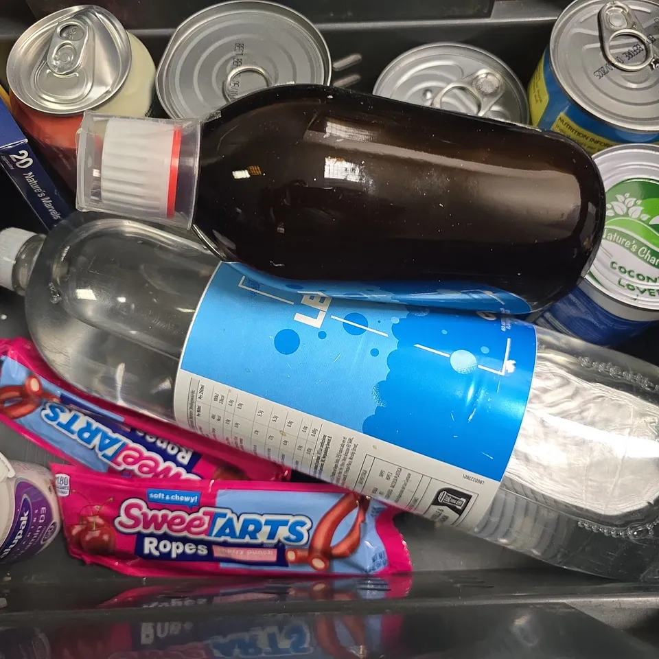 APPROXIMATELY 13 ASSORTED FOOD & DRINK ITEMS TO INCLUDE - CADBURYS BUTTONS , COCONUT MILK , FREE SOUL HYDRATE , LUCOZADE SPORT ICE KICK ETC