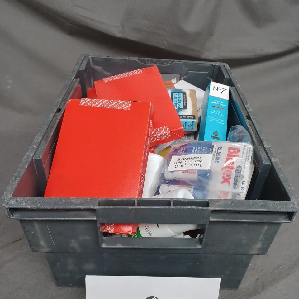 TOTE OF ASSORTED COSMETIC ITEMS TOO INCLUDE , SHAMPOO , DAY LOTION , SOAP BARS , ETC 