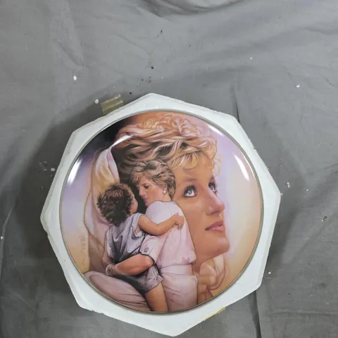 QUEEN OF COMPASSION PORCELAIN PLATE BY THE FRANKLIN MINT – LIMITED EDITION
