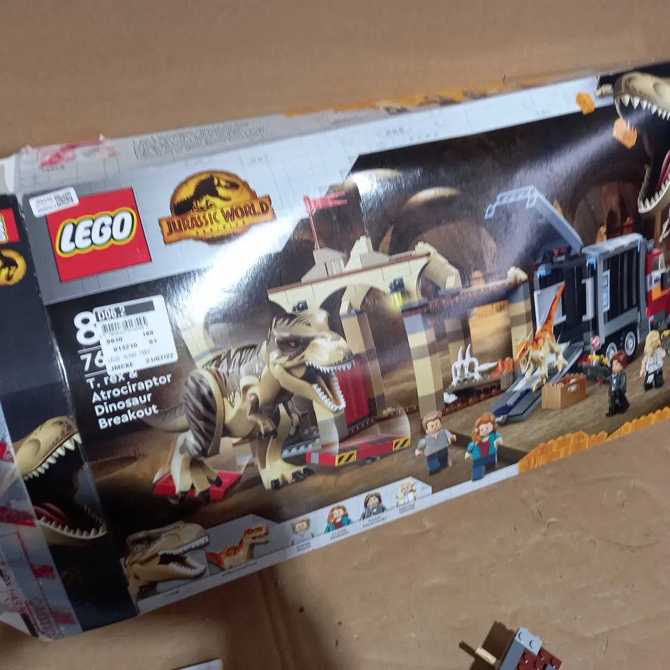 LEGO JURASSIC WORLD T.REX & ATROCIRAPTOR DINOSAUR BREAKOUT 8+   76948