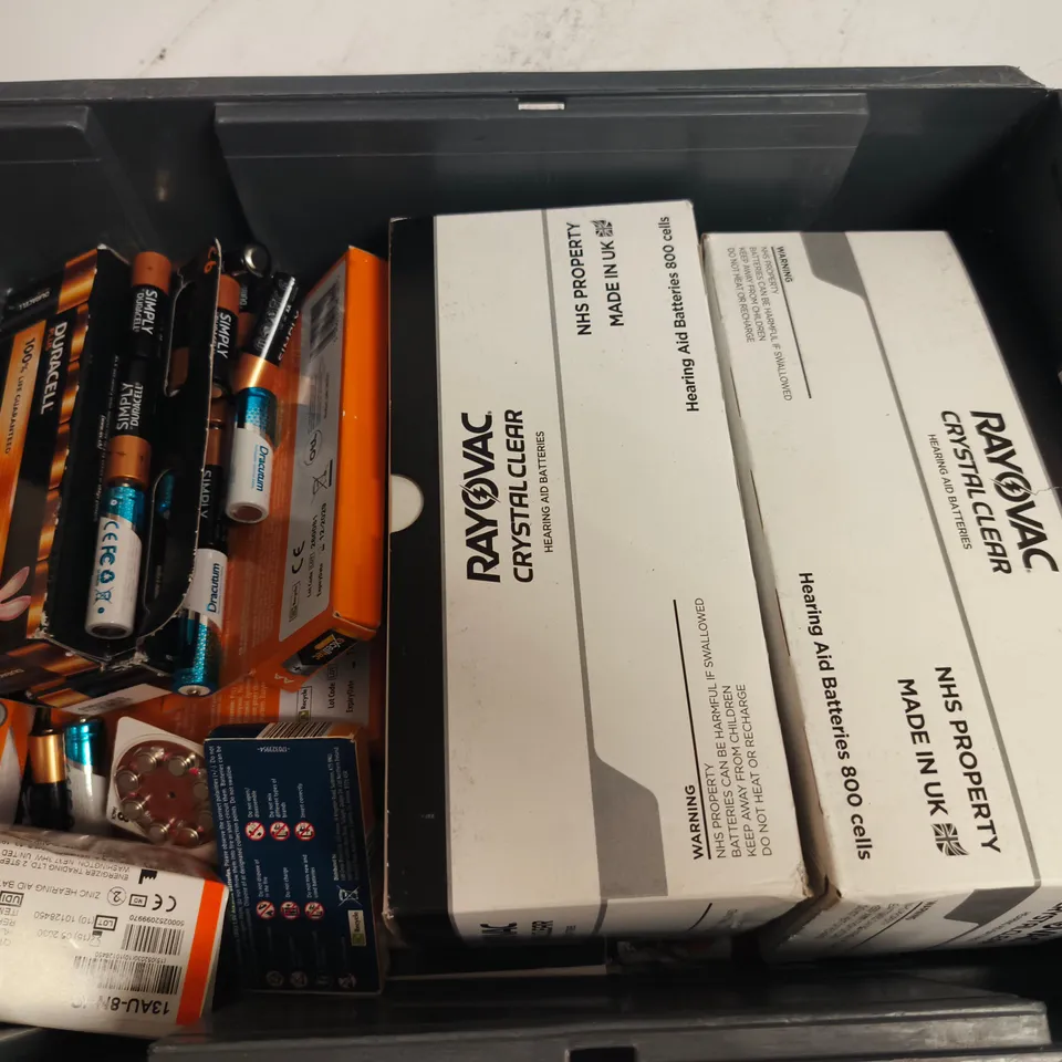 LARGE QUANTITY OF ASSORTED BATTERIES TO INCLUDE DURACELL, EXCELLTEC AND RAYOVAC