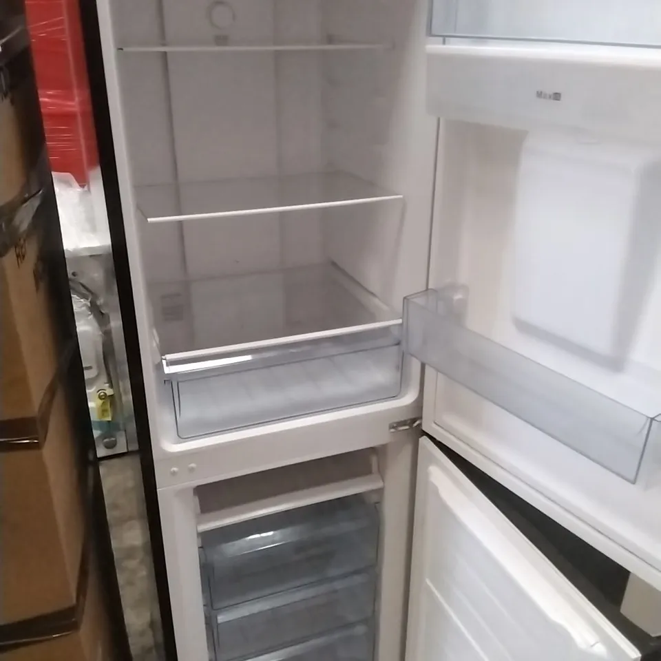 SWAN
SR156130B 55CM WIDE, TOTAL NO FROST, 50/50 SPLIT, WATER DISPENSER, FRIDGE FREEZER - BLACK