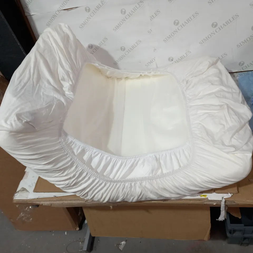 FOAM COT MATTRESS WITH PROTECTORS APPROX. 100X65CM