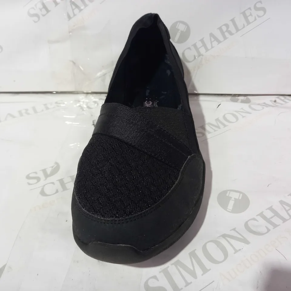 BOXED PAIR OF SKECHERS BE LUX SLIP ON BALLET SHOES IN BLACK UK SIZE 5