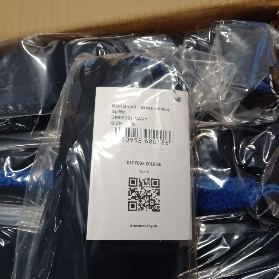BOX OF APPROXIMATELY 30 X BRAND NEW BRASS MONKEY DIP MATS - NAVY // SIZE: S