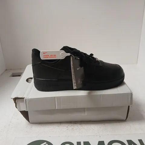 NIKE AIR FORCE 1 '07 BLACK UK 10