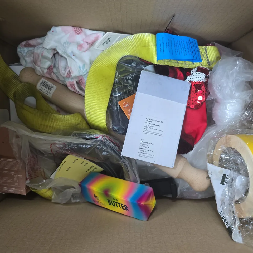 APPROXIMATELY 12 ASSORTED HOUSEHOLD PRODUCTS TO INCLUDE BUTTER SQUASH TOY, BLOOD PRESSURE MONITOR, VALENTTE REED DIFFUSER, ETC - COLLECTION ONLY