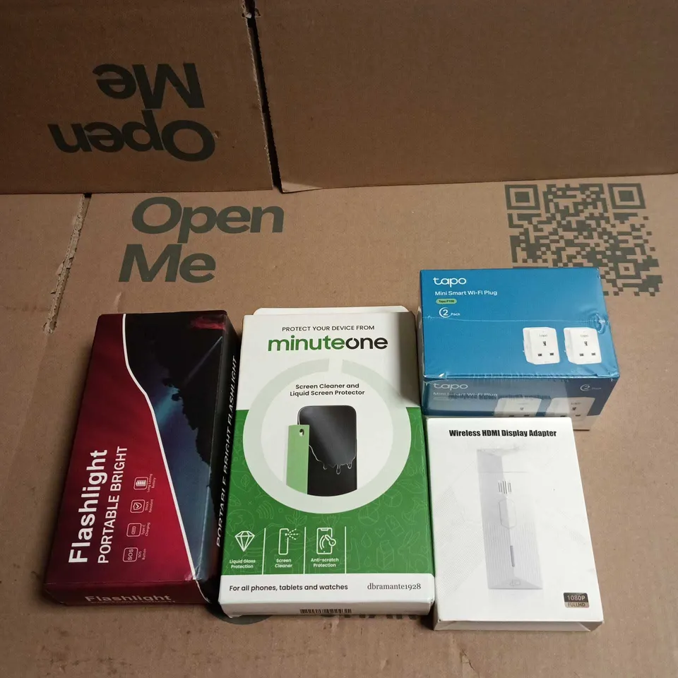 TOTE OF APPROXIMATELY 15 ASSORTED HOUSEHOLD ITEMS TO INCLUDE TAPO SMART WIFI PLUG, WIRELESS HDMI DISPLAY ADAPTER, FLASHLIGHT ETC