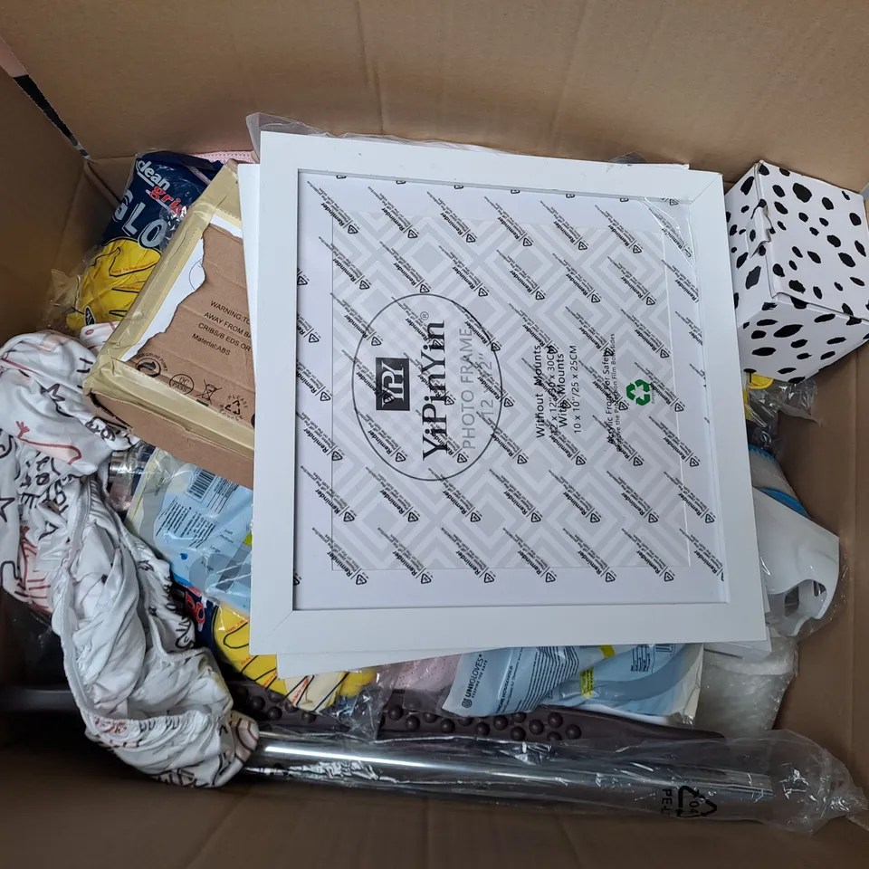 APPROXIMATELY 20 ASSORTED HOUSEHOLD PRODUCTS TO INCLUDE 12"X12" PHOTO FRAME, LATXE GLOVES, NECK FAN, ETC