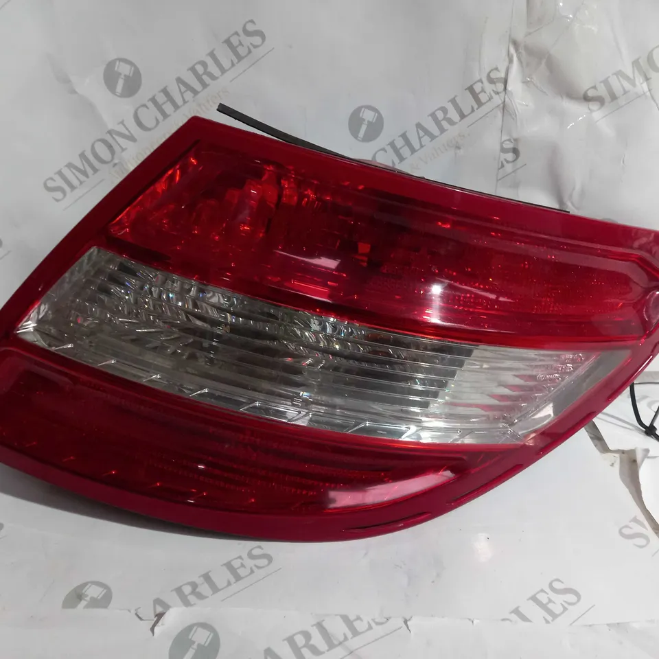 MERCEDES C CLASS W204 2010 SALOON DRIVER REAR RIGHT TAIL LIGHT 2048200264R